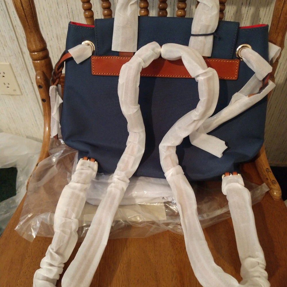 Purses - Picture 6 of 6